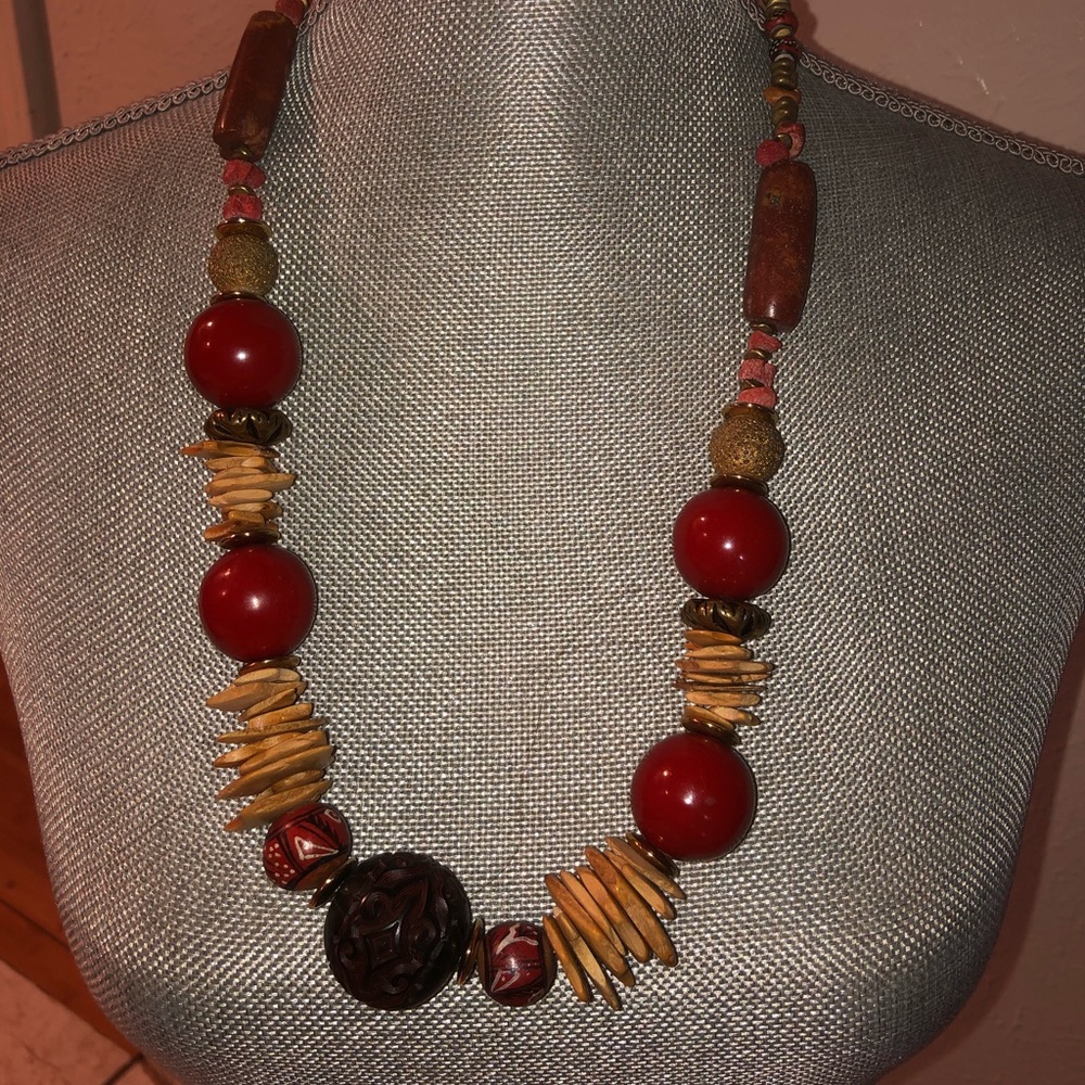 necklace i love the mix colors.